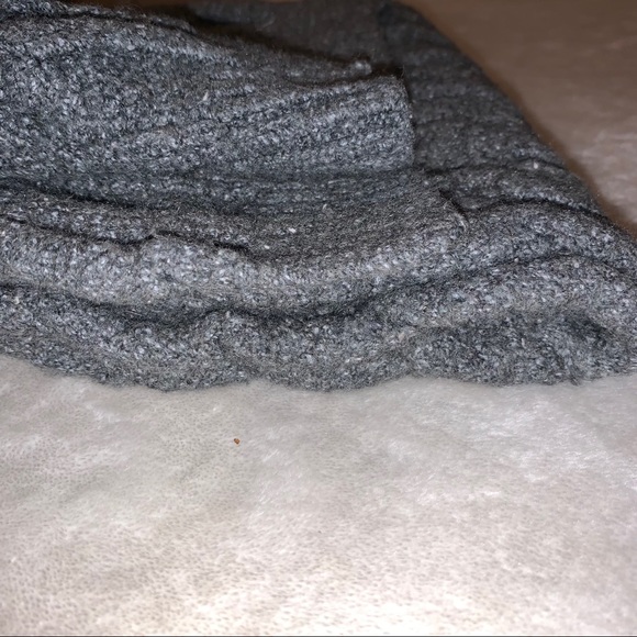 TWO Cream & Gray Scarf - Picture 8 of 8